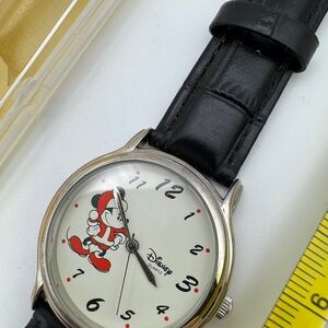 Working Disney Santa Mickey Mouse Christmas Time Works Watch in original box